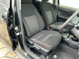 運転する人の体をしっかり支えるシート!疲れないシートで適正な運転姿勢を保てます。安全運転にも繋がりますね。