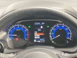 【メーター】メーター内のカラーディスプレイには運転をサポートするさまざまな情報を表示!