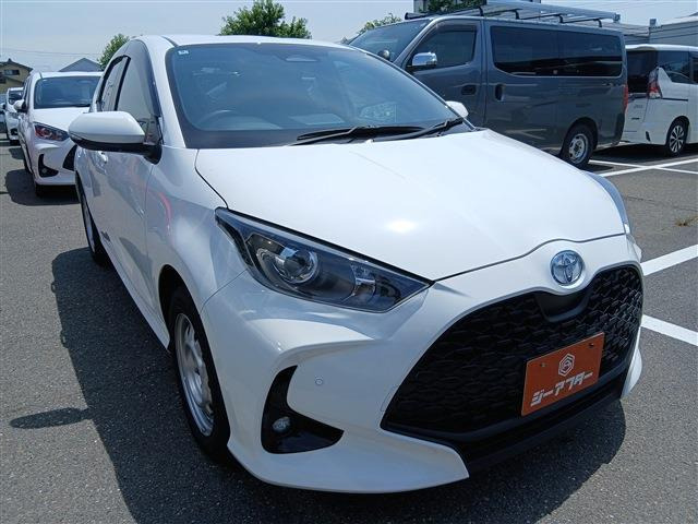 ヤリス 1.5 ハイブリッド X E-Four 4WD 禁煙車 純正ナビ バックカメラ