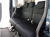 ゆとりある広々とした車内空間は、ドライブを始め買い物やレジャーなど、幅広く活躍します。一人でもみんなとでもお出かけを楽しみましょう!