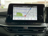一枚岩のようなデザインのメーカーオプションナビは9インチの大画面に加えて、Bluetooth接続・HDMI端子・Apple CarPlayワイヤレス接続・スマホのワイヤレス充電など多数の機能が満載です!!