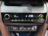 オートエアコンで快適な室内です。
