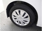 かっこいいホイールですね。 車のイメージを大きく左右するホイール部分はコダワリを持ちたいですね。