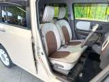 運転席シート廻りは使用感も少なく、良好な状態となっています。前オーナー様が丁寧に使っていたことがよくわかりますね。
