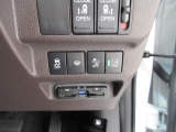 多彩な安心・快適機能を搭載した先進の安全運転支援システムのHonda SENSINGを搭載しております。