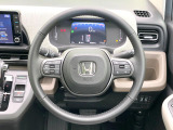 【純正革巻きステアリング】上質な革を使用することで、手にしっかり馴染みとても運転しやすいハンドルです♪
