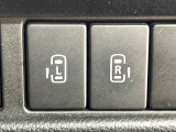 【両側パワースライドドア】スマートキーや運転席のスイッチで後席両側スライドドアの開閉が可能♪電動だから力を入れてドアを開ける必要が無く、小さなお子様でも簡単に開け閉めでき快適です♪