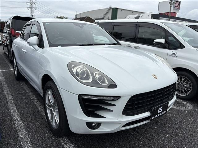 マカン PDK 4WD 禁煙車 ブラックハーフレザーシート
