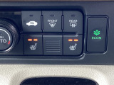 運転席、助手席にはシートヒーターを装備しています。心も体も温めてくれます。