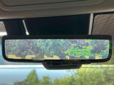 【デジタルインナーミラー】後席の大きな荷物や同乗者で後方が確認しづらい時でも安心!カメラが撮影した車両後方の映像をルームミラー内に表示。クリアな視界で状況の確認が可能です!