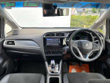 運転廻りの画像です!操作スイッチ類もキレイな状態です。専門スタッフが内外装を清掃・きめ細かい箇所までクリーニングしています。