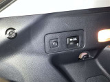 AC100V電源コンセントが付いています。