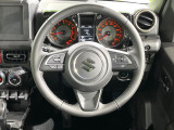 【純正革巻きステアリング】上質な革を使用することで、手にしっかり馴染みとても運転しやすいハンドルです♪