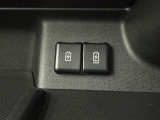充電用USB端子付き。スマートフォンなどの充電に便利です。