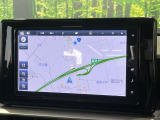 【大画面ナビ】人気の大型9インチナビを装備。存在感のある大画面はインパクト大!ナビ利用時のマップ表示は見やすく、テレビやDVDは臨場感がアップ!いつものドライブがグッと楽しくなります♪