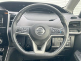【純正革巻きステアリング】上質な革を使用することで、手にしっかり馴染みとても運転しやすいハンドルです♪