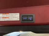 パワーバックドアは荷物の出し入れがしやすい優れものです!スイッチひとつで重いバックドアが締まります!日用品の大量買い出しにも大活躍します!