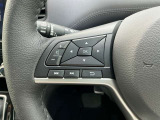 ナビの音量など車両情報を手元で操作できるハンドルスイッチ付き。