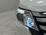 LEDヘッドライトで夜間走行時の安心感が違います!両側のヘッドライトレンズ表面に剥がれがありますので、御来店時にご確認ください。