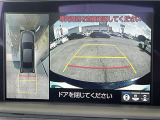 ◆【パノラミックビューモニター】クルマを真上から見下ろした視点で駐車をサポートします!クルマの斜め後ろや真横など、いち早く障害物に気が付くことができます。