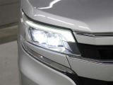 LEDヘッドライトには「オートマチックハイビームシステム」を搭載。夜間走行時にハイビームで走行可能と判断した場合、ロービームとハイビームを自動的に切り替え、前方視界確保をアシストします。