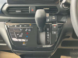 ◆オートエアコン◆車内に取り込む外気をキレイにして、安心おでかけ!操作性と視認性に優れたタッチパネル式です!凹凸が少なく、お掃除が楽にできます!