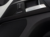 MERIDIANは英国のプレミアムオーディオブランドです。重低音から高音域までしっかりと再現でき、コンサートのような臨場感溢れる音響空間を実現します。どうぞ店頭にてご体感ください。