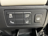 【ブラインドスポットモニタリング】走行中、ドアミラーの死角になりやすい箇所に後続車が接近するとサイドミラー付近に警告を表示、ドライバーに注意喚起をしてくれます。