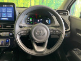 インテリアに合わせたデザインのステアリングは、運転される方のことも考え、運転しやすい形状、大きさです。是非一度、実際に触ってお確かめください。