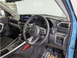 見通しのよいすっきりとした視界で、誰でも運転しやすいです。運転のしやすさは疲れにくさにも繋がりますよ♪