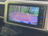 【バックカメラ】駐車時に後方がリアルタイム映像で確認できます。大型商業施設や立体駐車場での駐車時や、夜間のバック時に大活躍!運転スキルに関わらず、今や必須となった装備のひとつです!