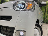 【LEDヘッドライト】悪天候や夜間走行時も良好な視界を確保し安心して運転できる高輝度LEDヘッドライトを装備!点灯速度が早く、消費電力も抑えられています。