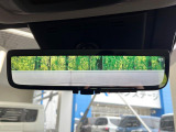 【デジタルインナーミラー】後席の大きな荷物や同乗者で後方が確認しづらい時でも安心!カメラが撮影した車両後方の映像をルームミラー内に表示。クリアな視界で状況の確認が可能です!
