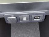 こちらのクルマはHDMI接続コネクタも装備されています♪スマホに接続すればお好きな音楽や映像も流せます!今の時代、さまざまな方法で音楽や動画を楽しめますね!