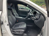 運転席・助手席です