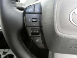 Bluetooth接続でハンドルを握ったままステアリングスイッチで電話のワイヤレス通信が可能です。