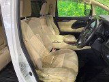 運転席シート廻りは使用感も少なく、良好な状態となっています。丁寧に使われていたことがよくわかりますね。