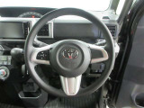 ステアリングから手を離さず、運転に集中したままオーディオ等の操作ができます。