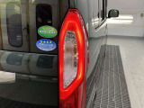 暗闇でも前方をくっきりと照らしてくれるライトです。夜の運転でも安心ですね。