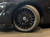 メルセデスの認定中古車「サーティファイドカー」世の中に存在する数ある中古車の中でも、メルセデス独自の厳しい基準をクリアした品質を持つ中古車です。「走行距離無制限保証」・「24時間ツーリングサポート」