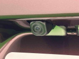 ナビゲーション等を装着した場合にバックするとき後方の安全確認ができるバックカメラが付いてます