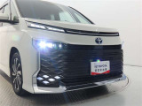 高輝度で点灯速度が速く、しかも消費電力の少ないLEDヘッドライトが装備されています!LEDの明るい光が走行中の視界の確保をサポートして、夜のドライブがより楽しく安全に運転できます♪