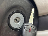 【キーレス】少し離れた場所からでもボタン一つでドアの開錠・施錠ができるのでとっても便利!ドアの鍵穴周りに傷をつけることもありません♪