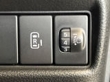 【パワースライドドア】スマートキーや運転席のスイッチでスライドドアの開閉が可能♪電動だから力を入れてドアを開ける必要が無く、小さいお子様でも、重い荷物を持っている時もラクに開け閉めできます♪