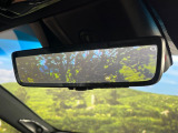 【デジタルインナーミラー】後席の大きな荷物や同乗者で後方が確認しづらい時でも安心!カメラが撮影した車両後方の映像をルームミラー内に表示。クリアな視界で状況の確認が可能です!
