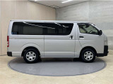 全車1年間の走行距離無制限のロングラン保証付きです。また、さらに安心をお求めの方には1年〜2年の保証延長ができる「ロングラン&alpha;保証」(有償)もお選びいただけます。