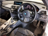 ☆センターパネルを運転席側に僅かに傾けたBMW独特のインパネ☆【駆け抜ける歓び】はここからもスタートしております☆