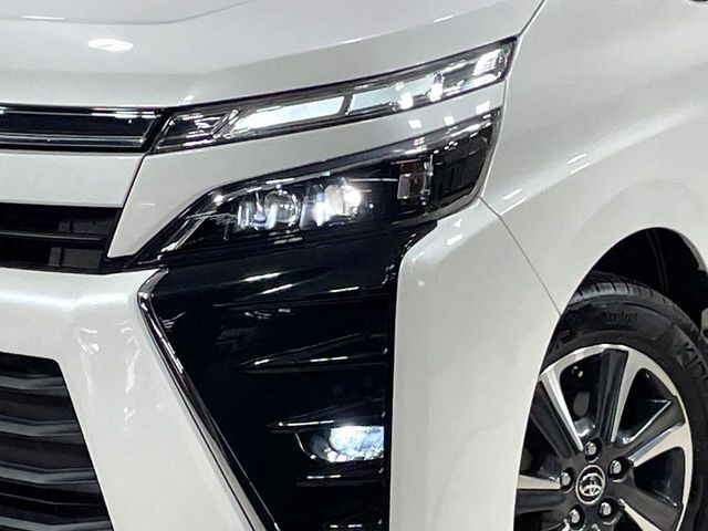 トヨタ ヴォクシー 2.0 ZS 煌 の中古車詳細 (56,590km, ホワイトパール