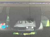 【トヨタセーフティセンス】走行中に前方の車両等を認識し、衝突しそうな時は警報とブレーキで衝突回避と被害軽減をアシスト。より安全にドライブをお楽しみいただけます。