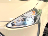【LEDヘッドライト】悪天候や夜間走行時も良好な視界を確保し安心して運転できる高輝度LEDヘッドライトを装備!点灯速度が早く、消費電力も抑えられています。